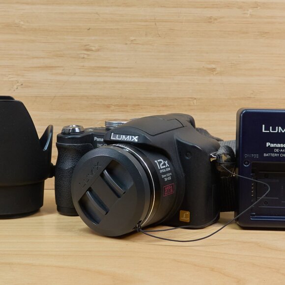 Panasonic Lumix DMC-FZ8 7.2MP Digital Camera, 12x Optical Zoom, Made in Japan - Picture 2 of 8